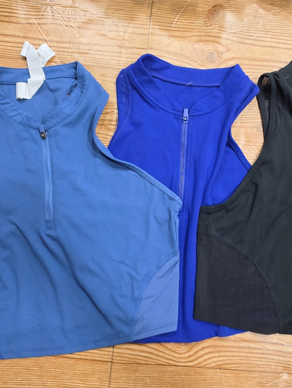 3 Pack Fabletics Crop Tops Size Medium